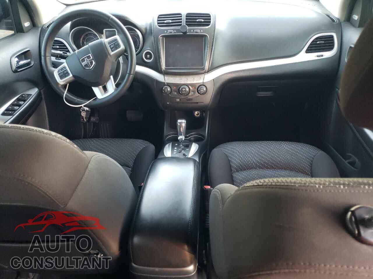 DODGE JOURNEY 2015 - 3C4PDCBB3FT692608