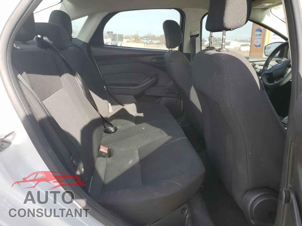 FORD FOCUS 2016 - 1FADP3E23GL264563