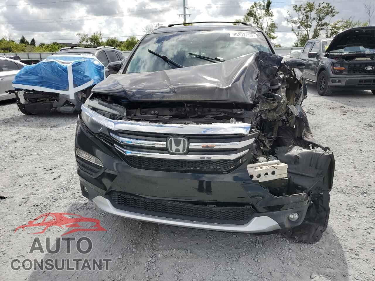 HONDA PILOT 2017 - 5FNYF6H00HB025261