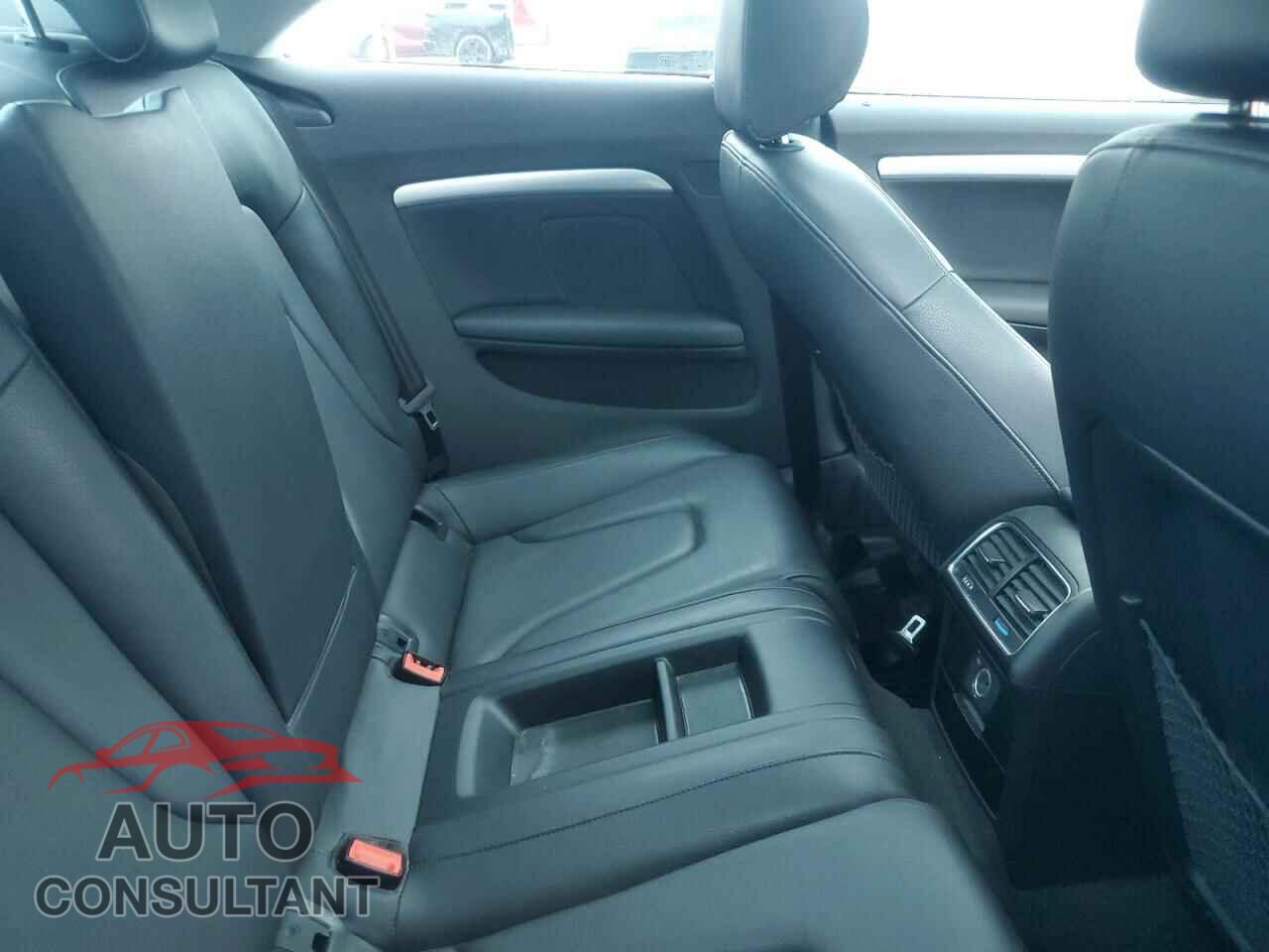 AUDI A5 2012 - WAULFAFR0CA038556