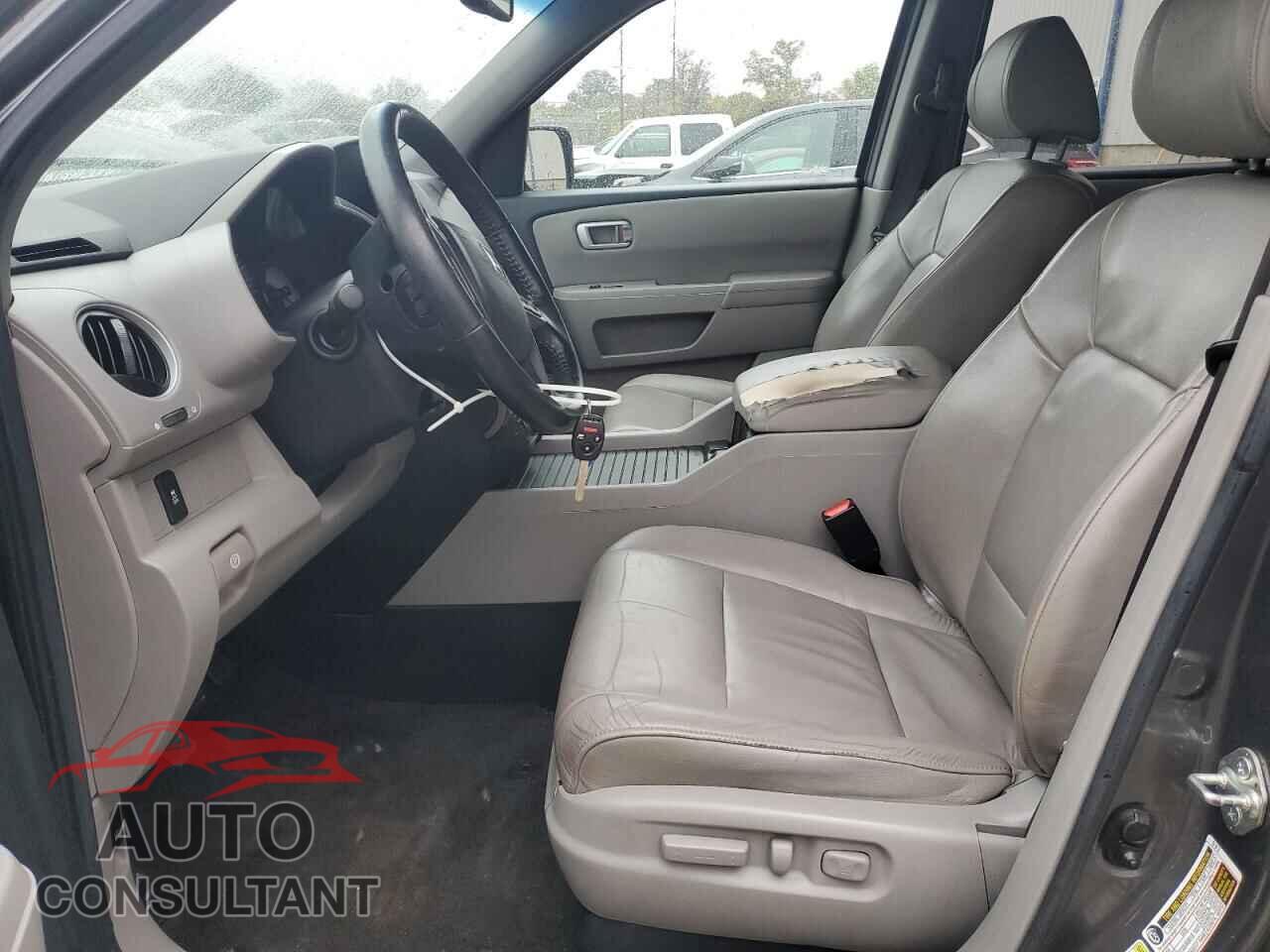 HONDA PILOT 2013 - 5FNYF4H64DB009471