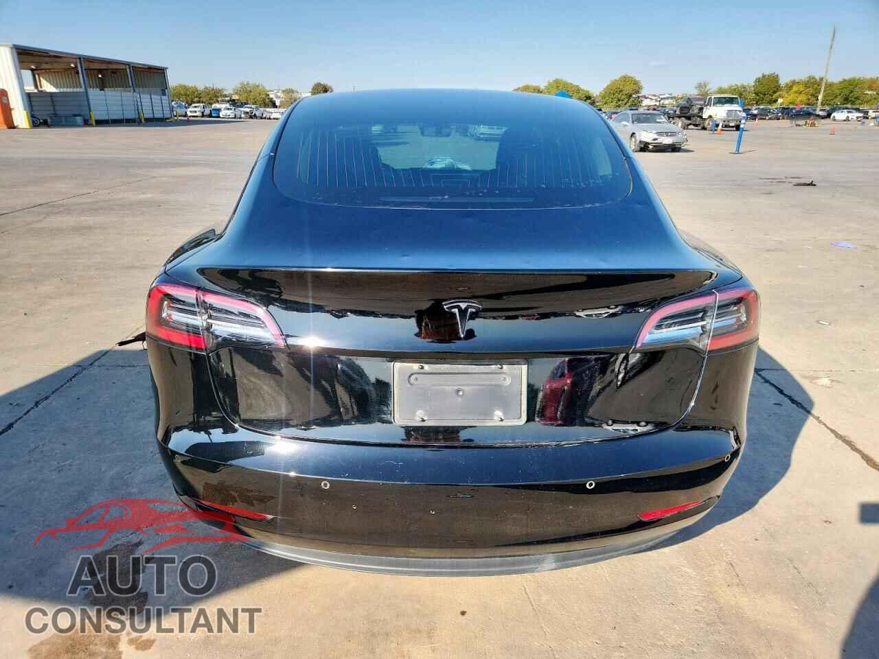 TESLA MODEL 3 2019 - 5YJ3E1EA5KF310946