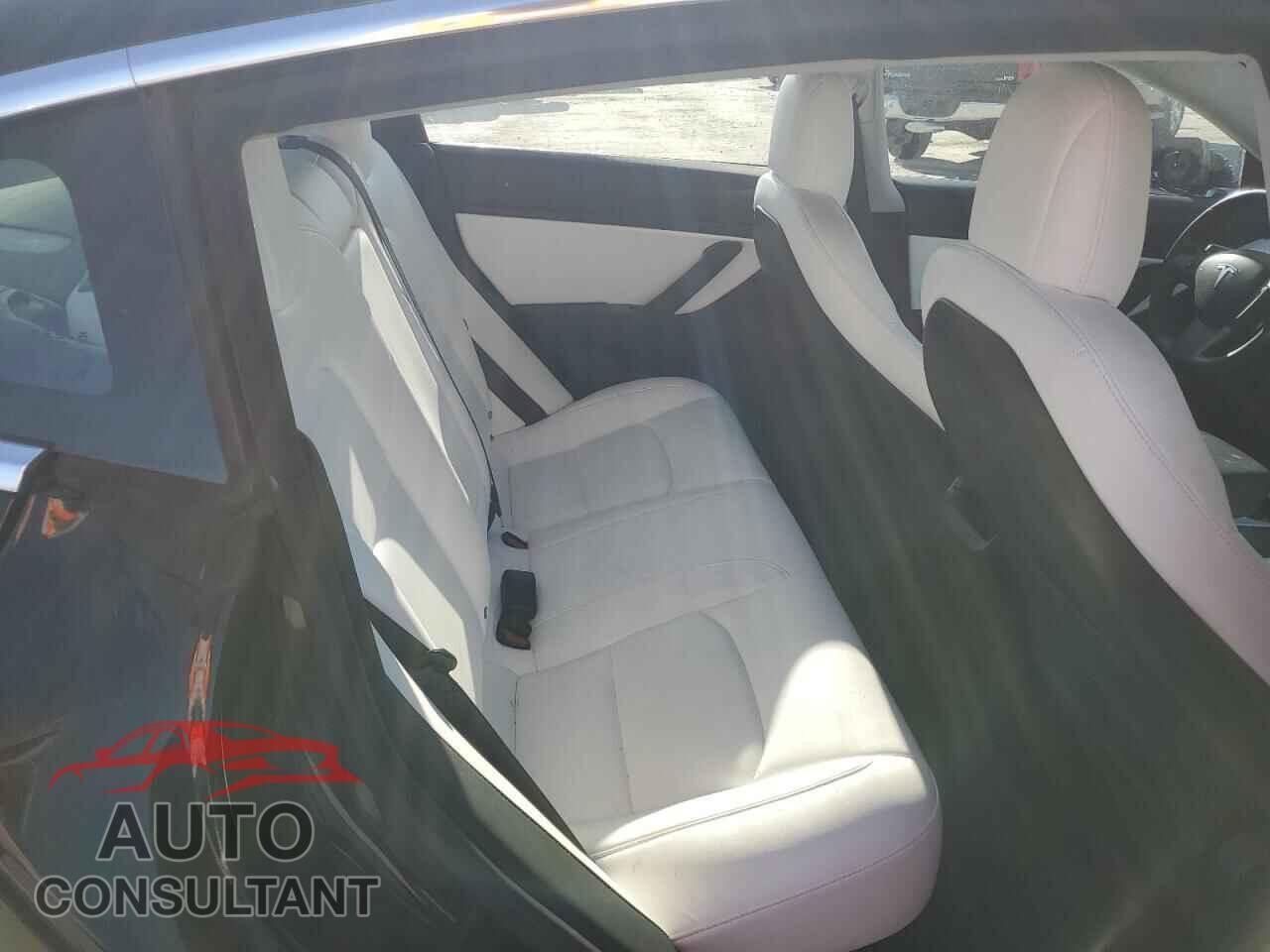 TESLA MODEL 3 2018 - 5YJ3E1EB6JF111783