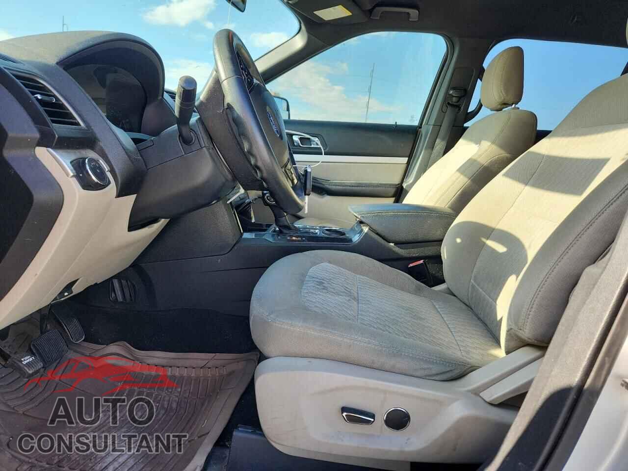 FORD EXPLORER 2018 - 1FM5K7B88JGB78058