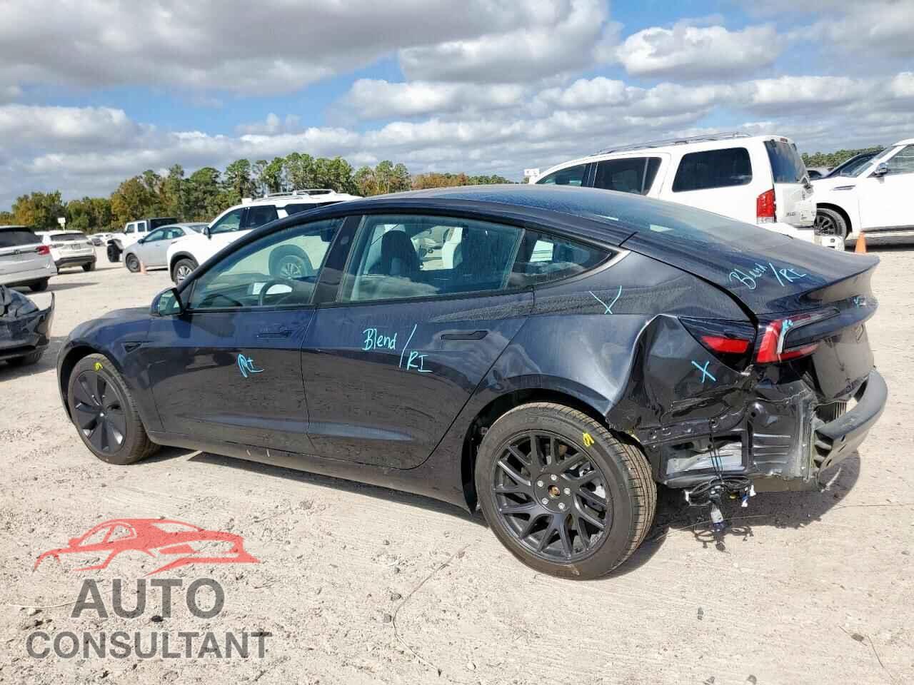 TESLA MODEL 3 2025 - 5YJ3E1EAXSF995686