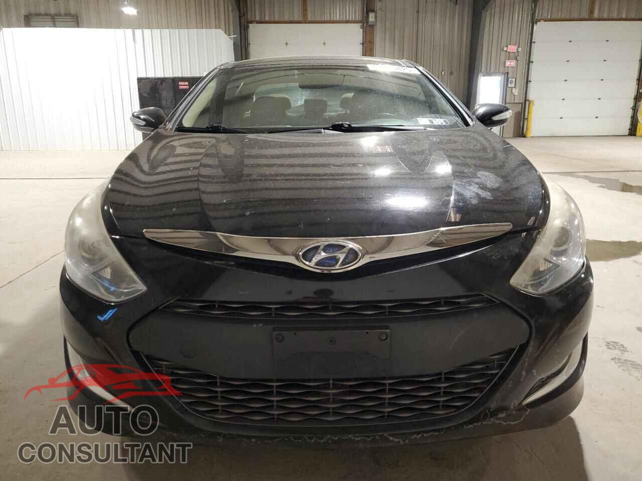 HYUNDAI SONATA 2012 - KMHEC4A47CA060244