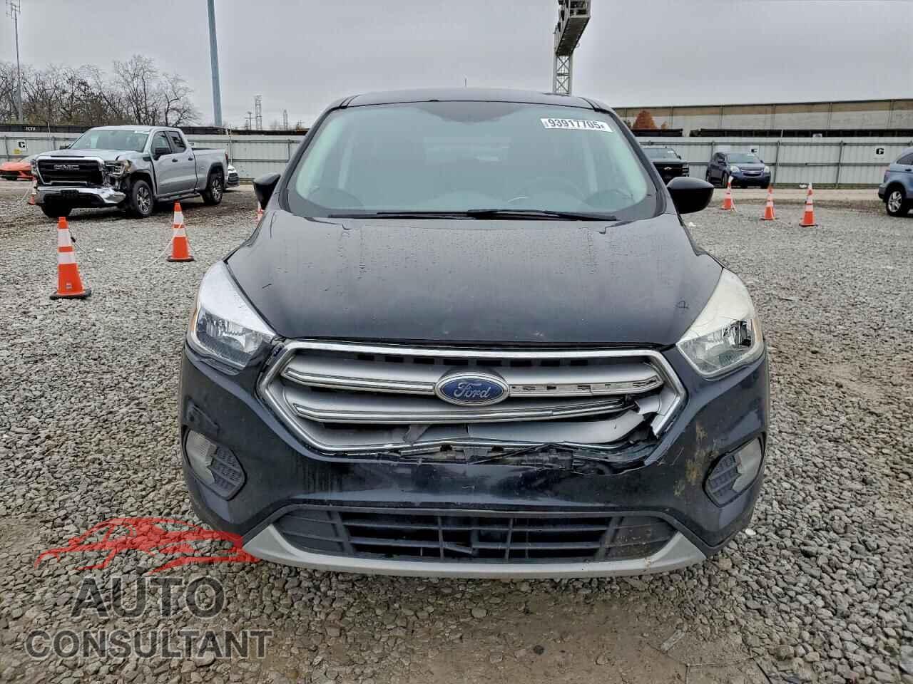 FORD ESCAPE 2017 - 1FMCU0GD4HUD27575