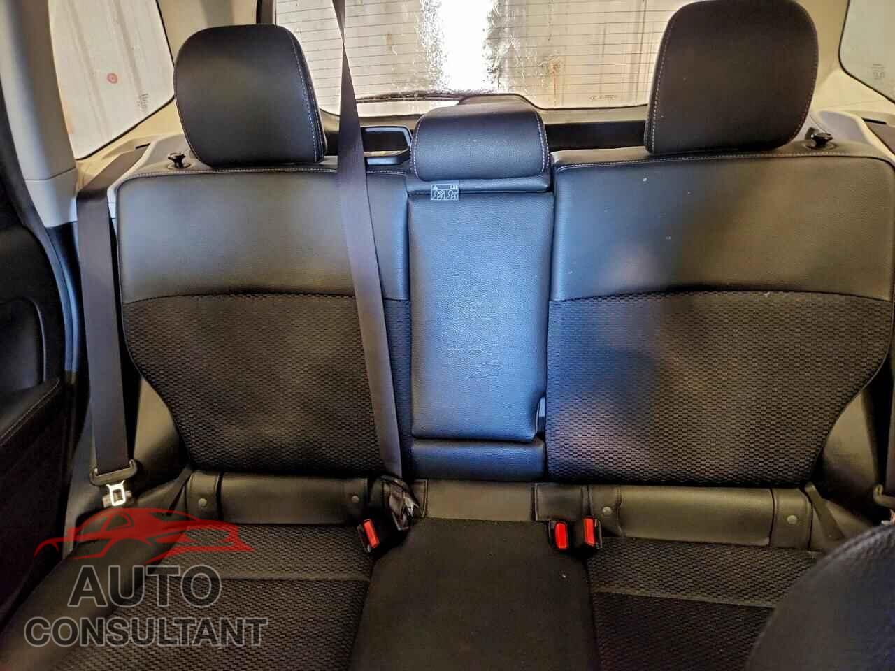 SUBARU FORESTER 2015 - JF2SJGDC3FH825464