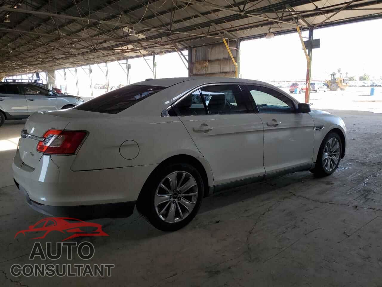 FORD TAURUS 2010 - 1FAHP2FW9AG133831