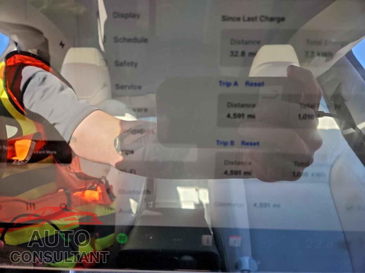 TESLA MODEL Y 2026 - 7SAYGDEE4TF408455