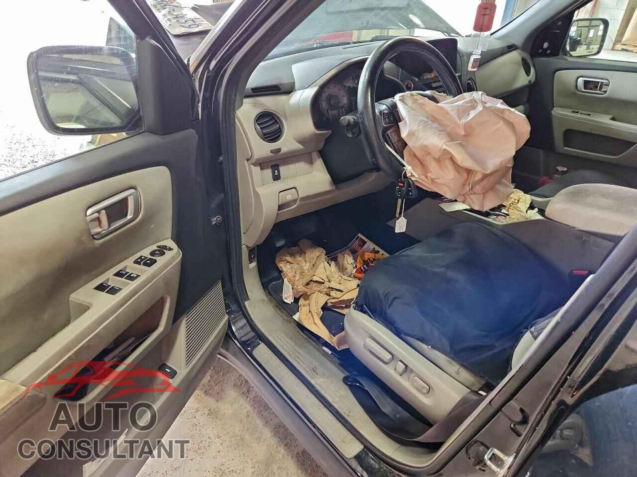 HONDA PILOT 2015 - 5FNYF4H40FB005287