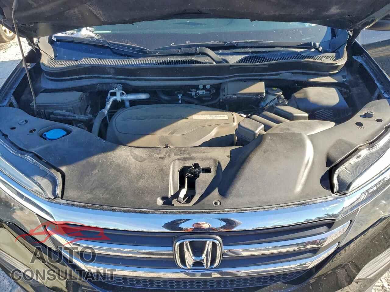 HONDA PILOT 2017 - 5FNYF6H72HB069775