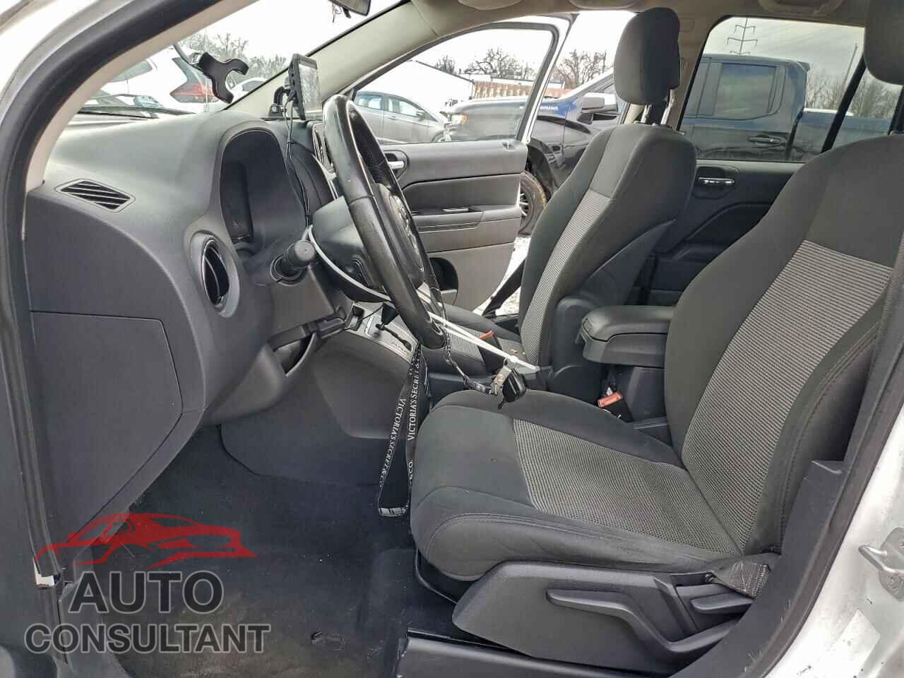 JEEP COMPASS 2011 - 1J4NF1FB6BD257768
