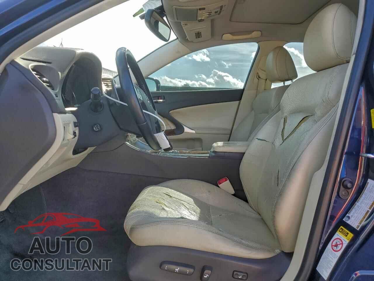 LEXUS IS 2011 - JTHBF5C20B5138837