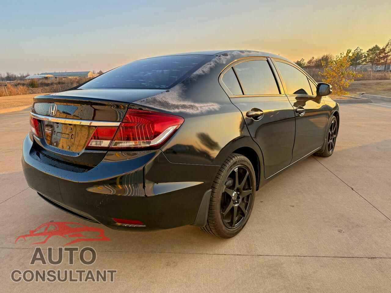 HONDA CIVIC 2013 - 2HGFB2F50DH521306