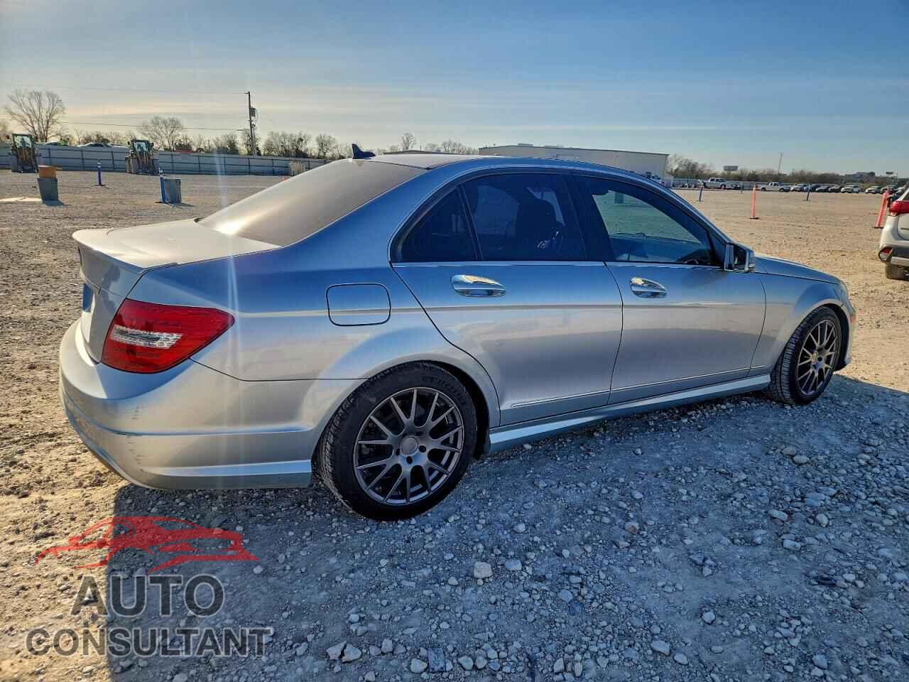 MERCEDES-BENZ C-CLASS 2013 - WDDGF4HB4DA781069