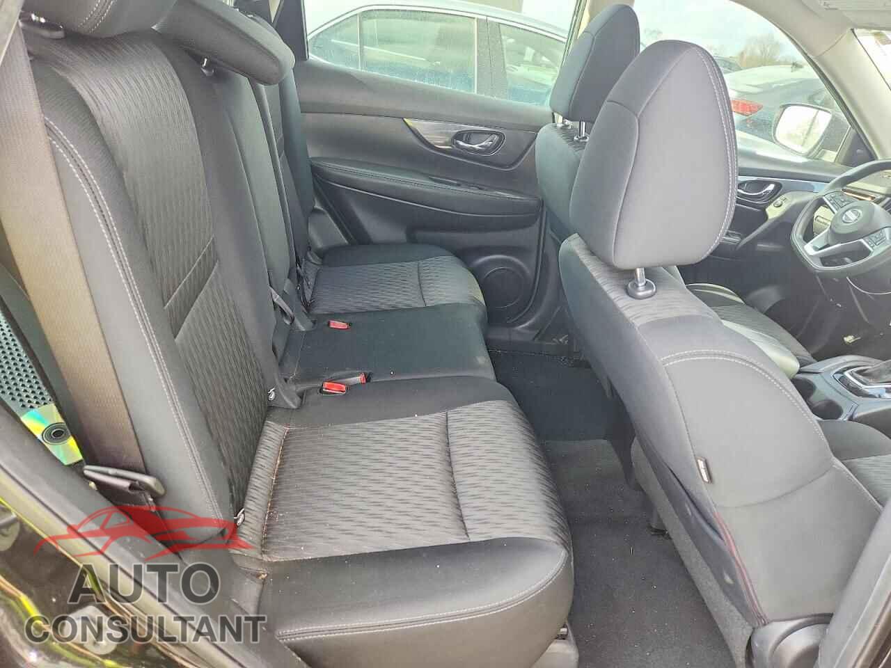 NISSAN ROGUE 2017 - KNMAT2MT6HP616381
