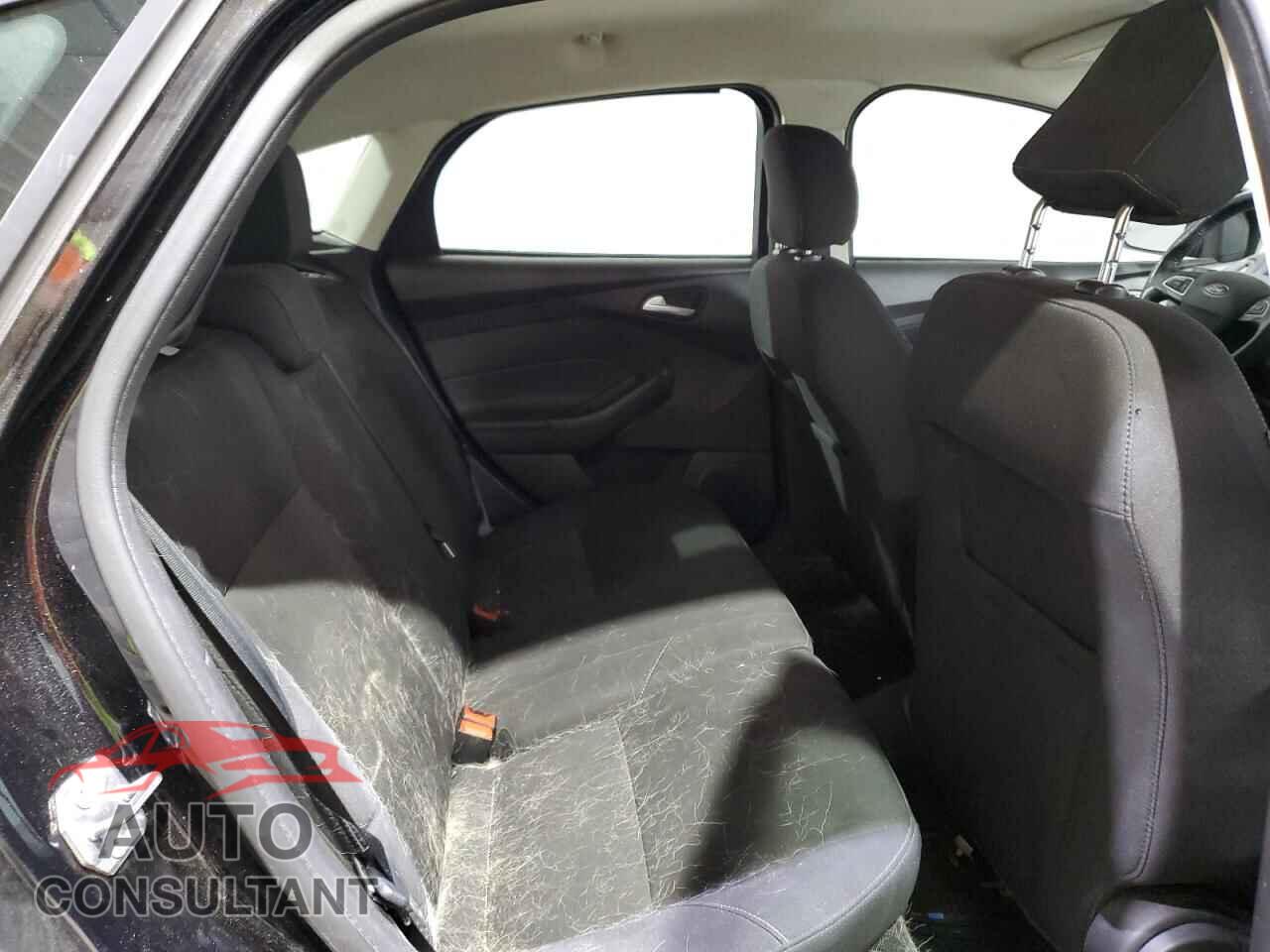 FORD FOCUS 2017 - 1FADP3K26HL321697