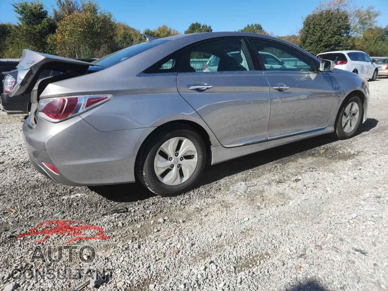 HYUNDAI SONATA 2013 - KMHEC4A48DA095666