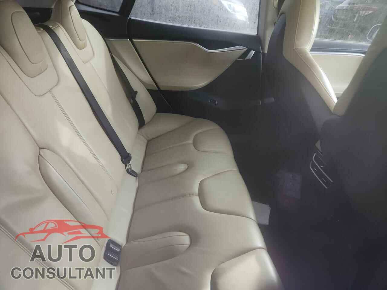 TESLA MODEL S 2013 - 5YJSA1CN4DFP13493