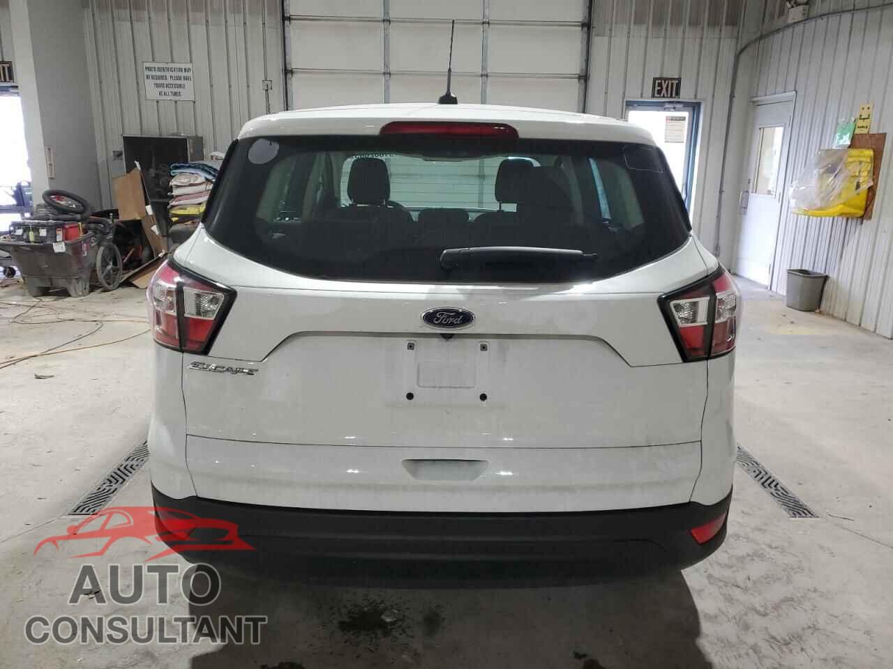 FORD ESCAPE 2018 - 1FMCU0F74JUD39257