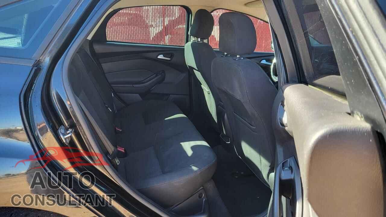 FORD FOCUS 2015 - 1FADP3F28FL226923