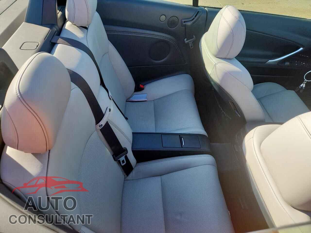 LEXUS IS 2014 - JTHFF2C24E2531617
