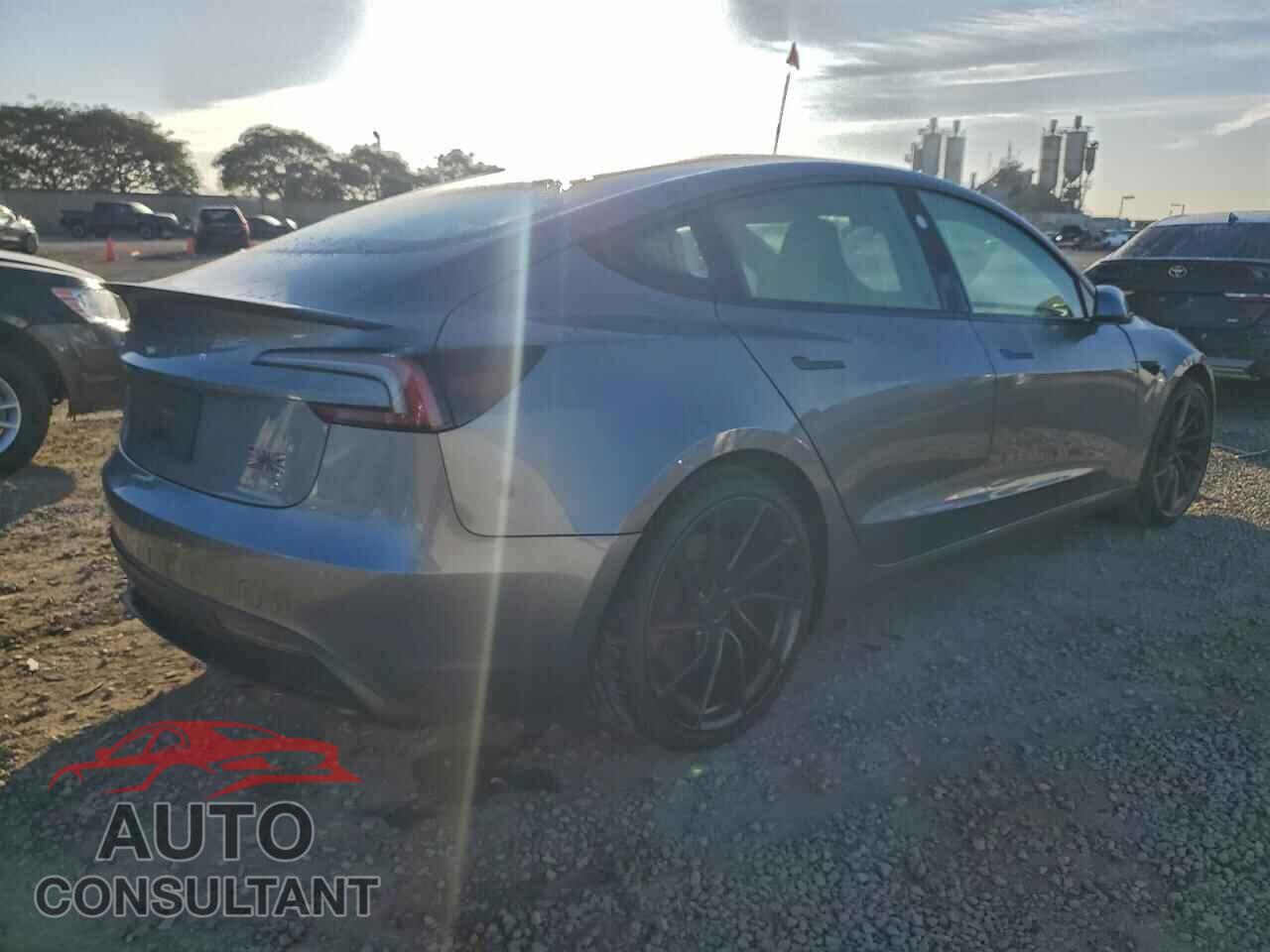 TESLA MODEL 3 2025 - 5YJ3E1ET9SF938686