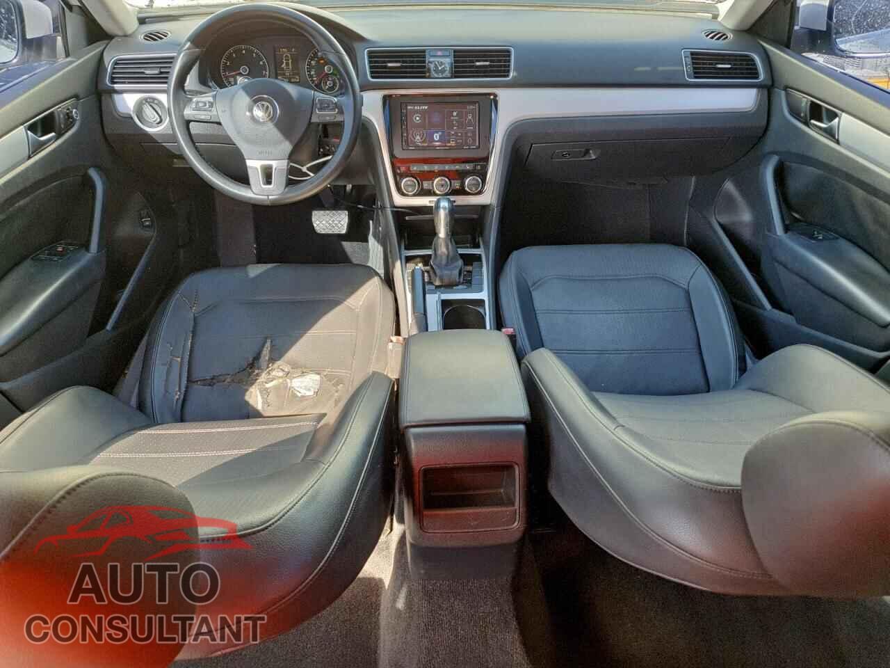 VOLKSWAGEN PASSAT 2012 - 1VWBP7A31CC070287