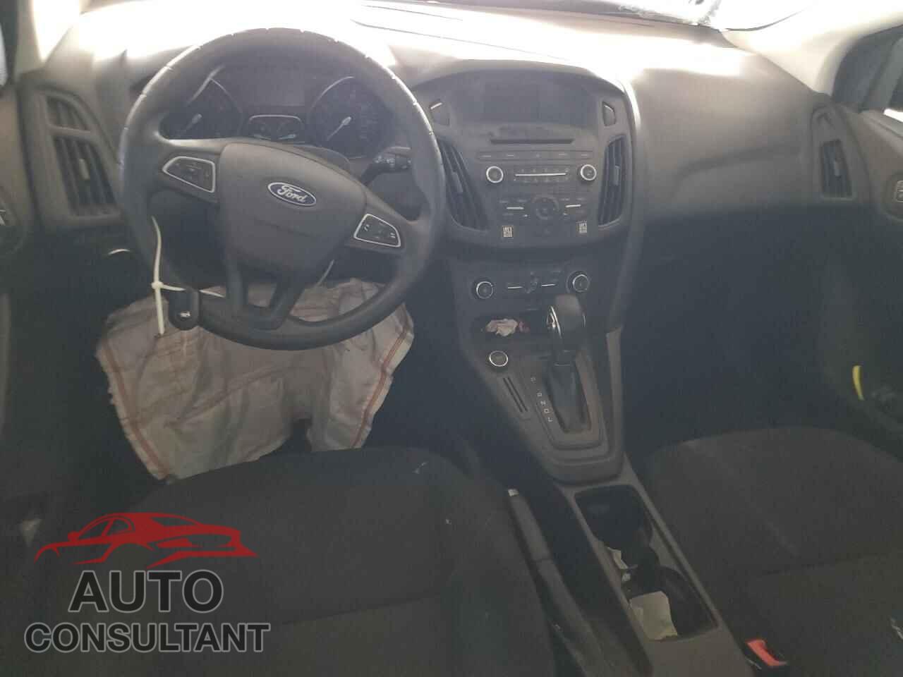 FORD FOCUS 2016 - 1FADP3E27GL301615