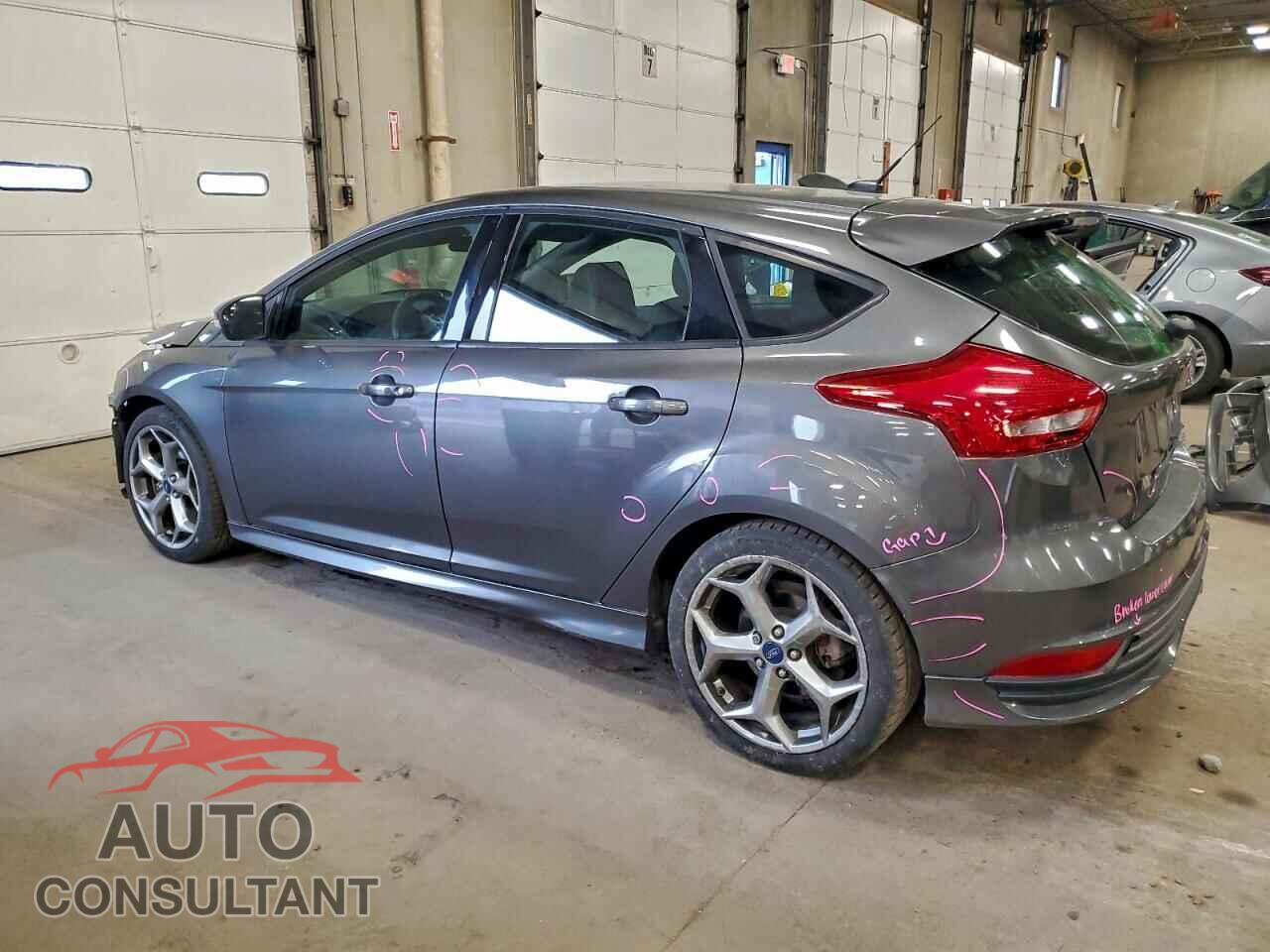 FORD FOCUS 2015 - 1FADP3L90FL246472