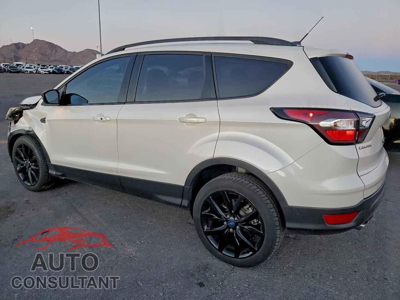 FORD ESCAPE 2017 - 1FMCU9JD5HUC88203