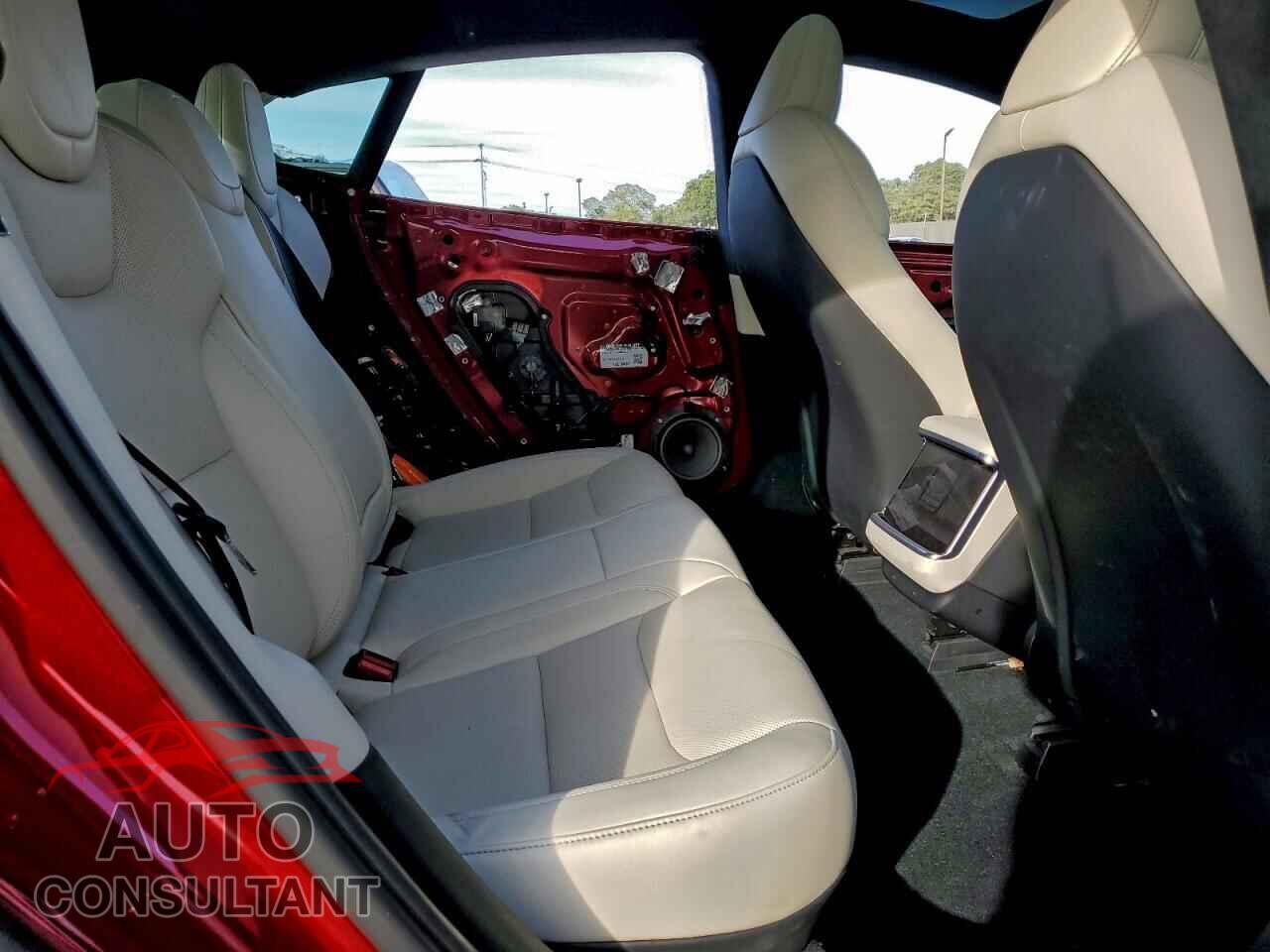 TESLA MODEL S 2024 - 5YJSA1E55RF542662