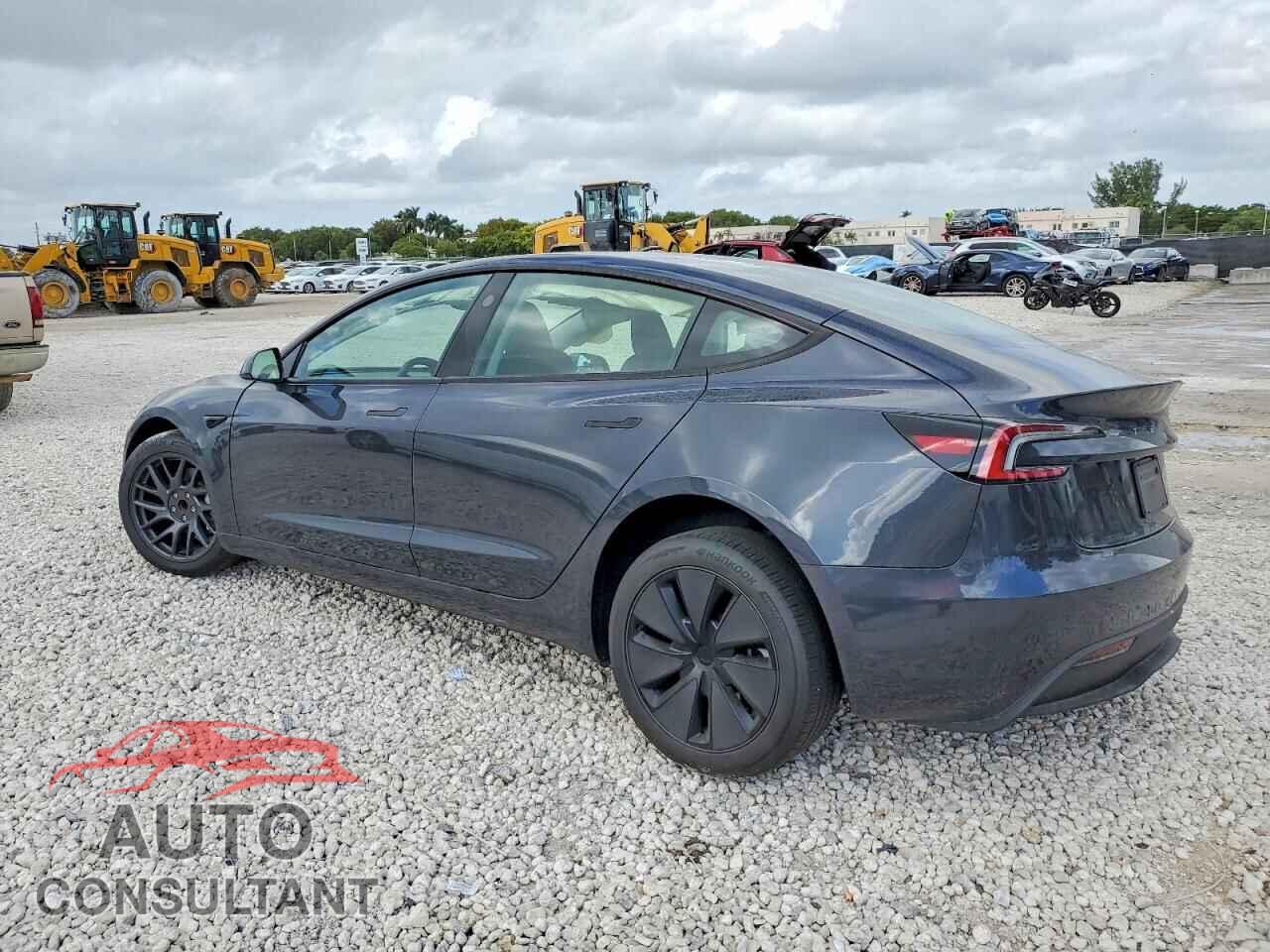 TESLA MODEL 3 2025 - 5YJ3E1EA2SF975657