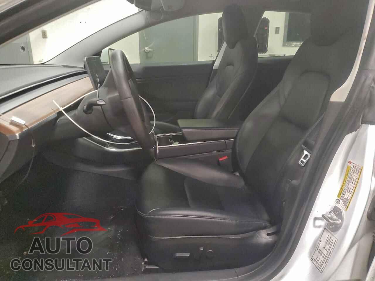 TESLA MODEL 3 2019 - 5YJ3E1EB1KF418635