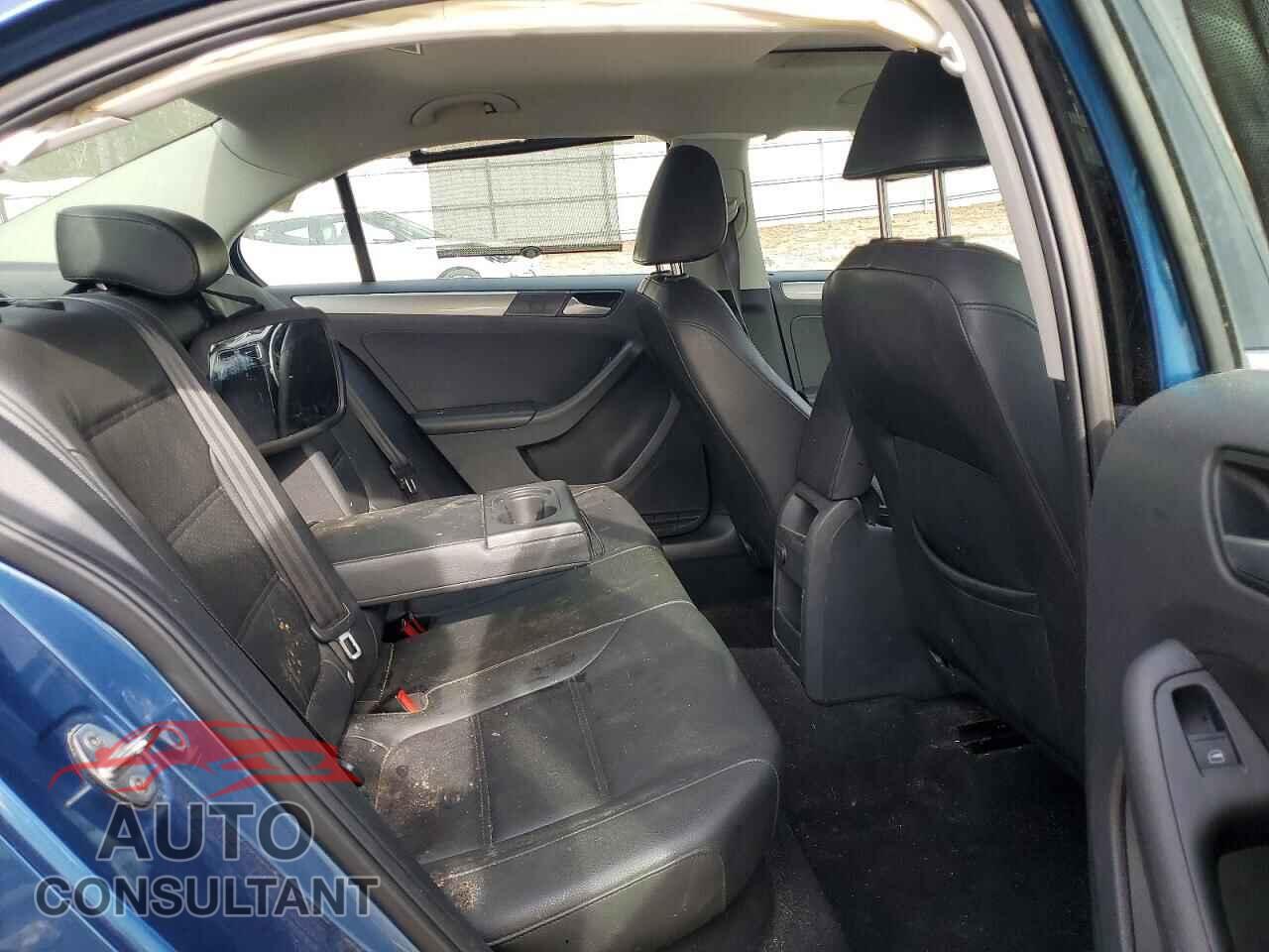 VOLKSWAGEN JETTA 2017 - 3VWDB7AJ9HM238737