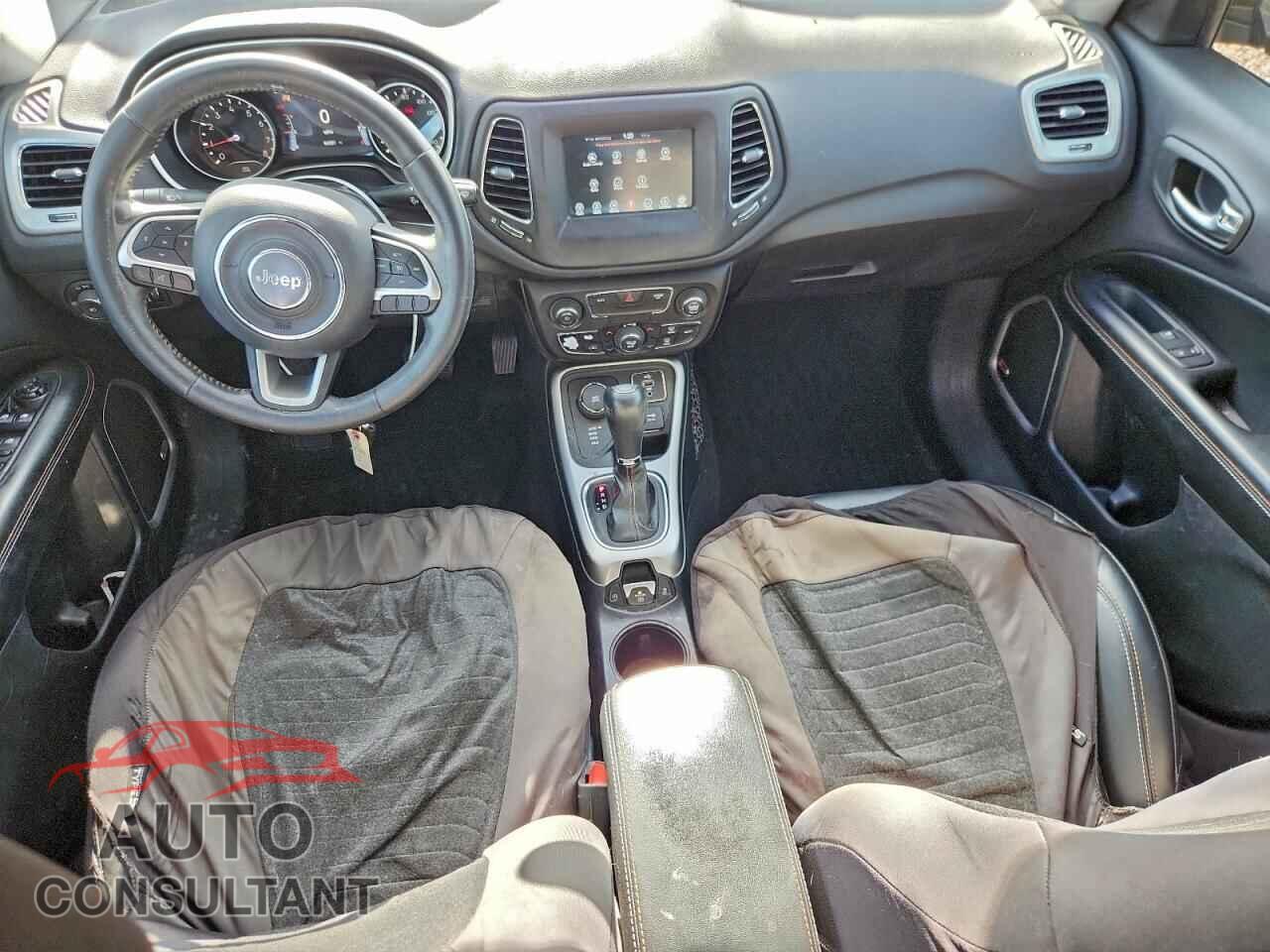 JEEP COMPASS 2018 - 3C4NJDBB1JT484872