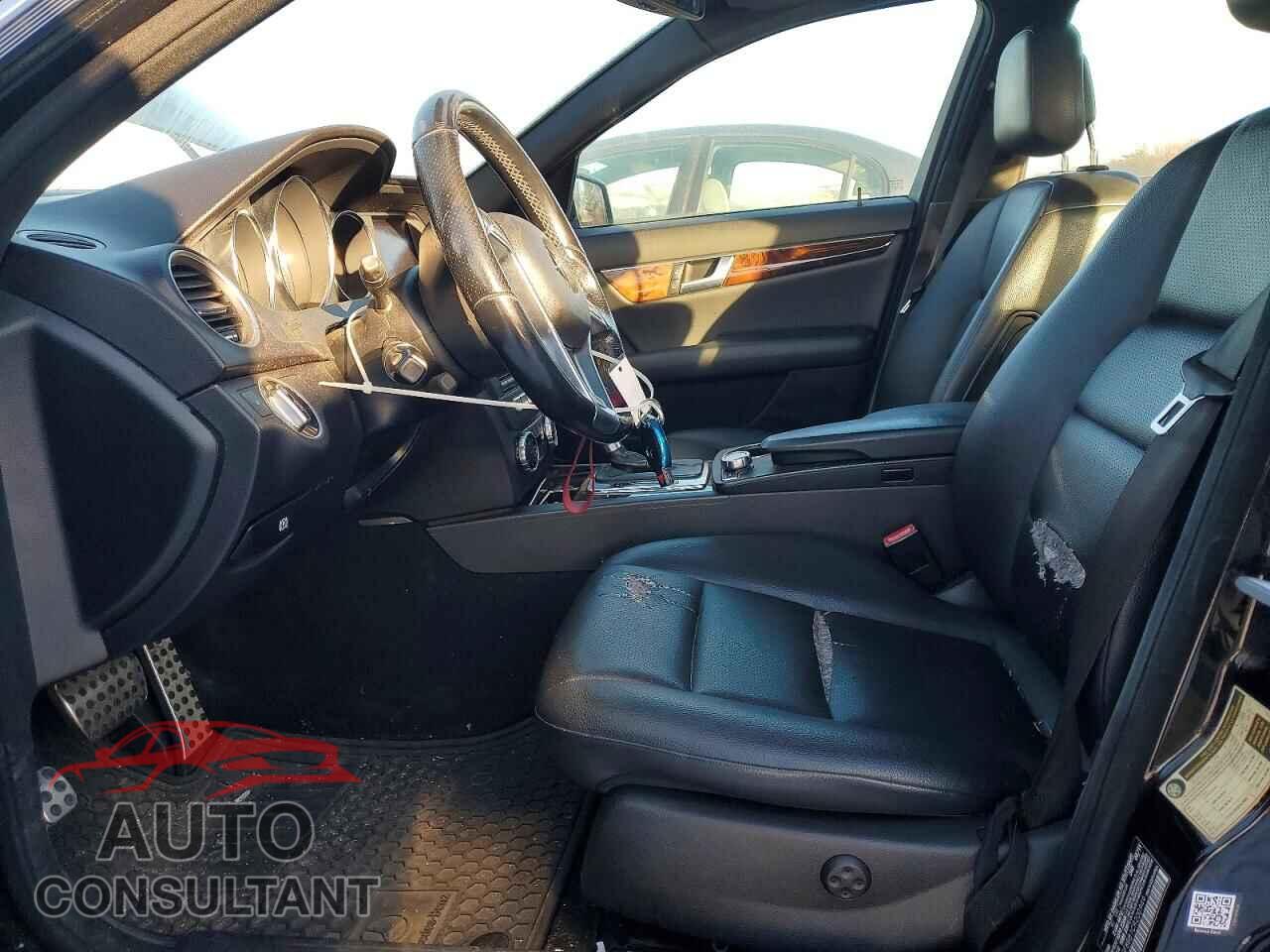 MERCEDES-BENZ C-CLASS 2012 - WDDGF8BB1CR200949