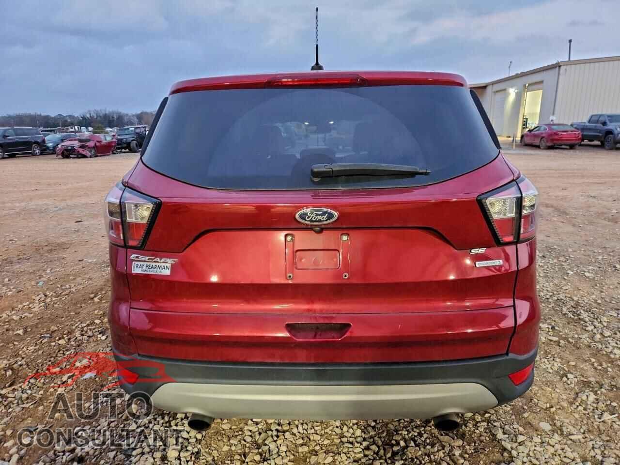 FORD ESCAPE 2017 - 1FMCU0GD5HUF01931