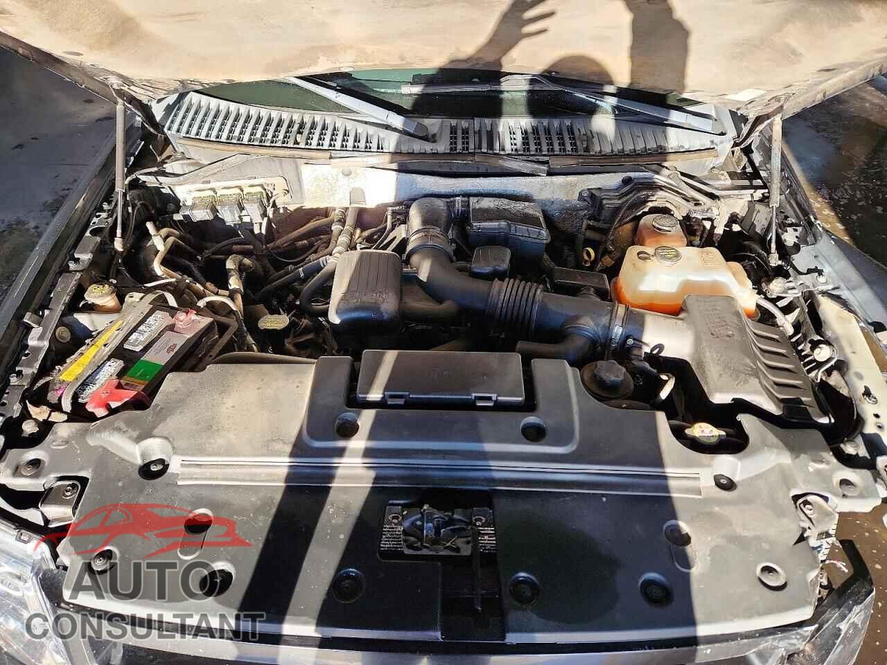 FORD EXPEDITION 2010 - 1FMJU2A59AEB57945