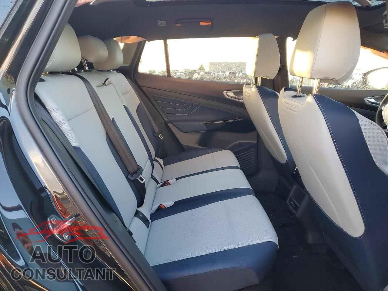 VOLKSWAGEN ID.4 2025 - 1V2WSPE85SC009093