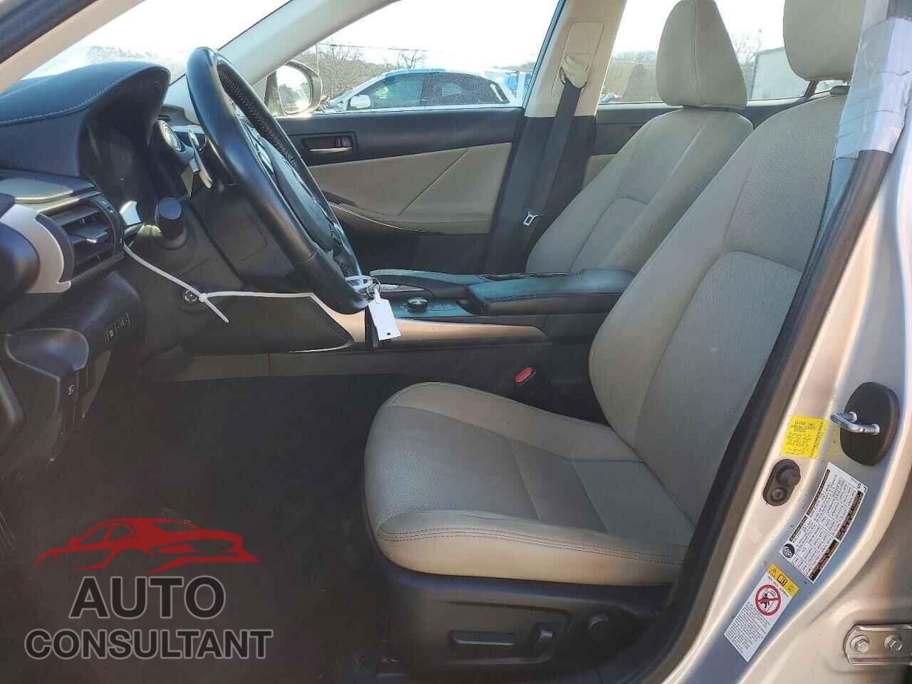 LEXUS IS 2019 - JTHC81D28K5035512