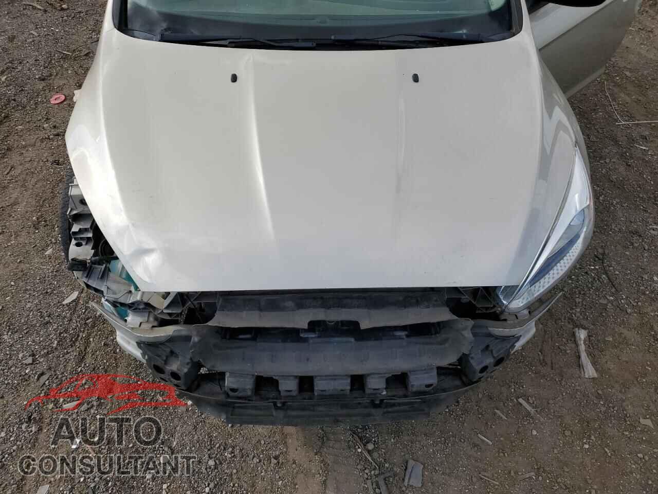 FORD FOCUS 2017 - 1FADP3F25HL270106