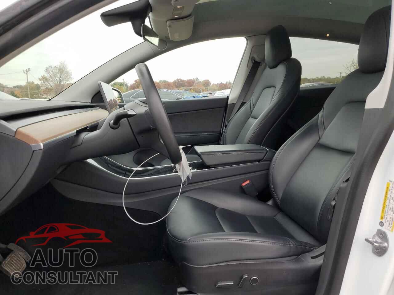 TESLA MODEL Y 2021 - 5YJYGDEEXMF100785