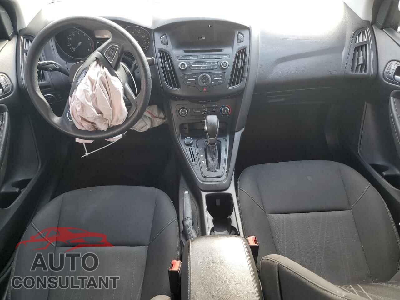 FORD FOCUS 2017 - 1FADP3F28HL345767
