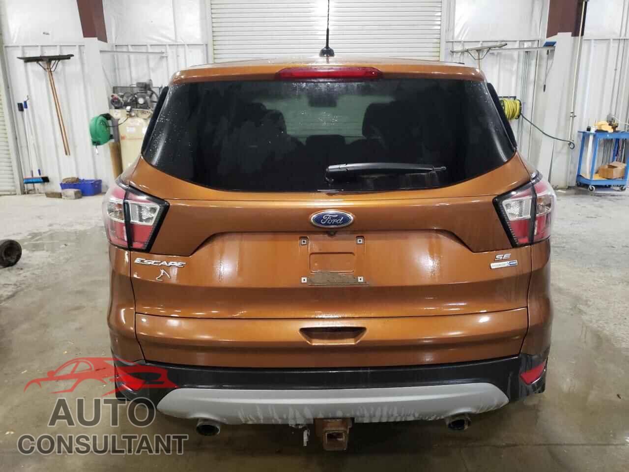 FORD ESCAPE 2017 - 1FMCU9G91HUB78221