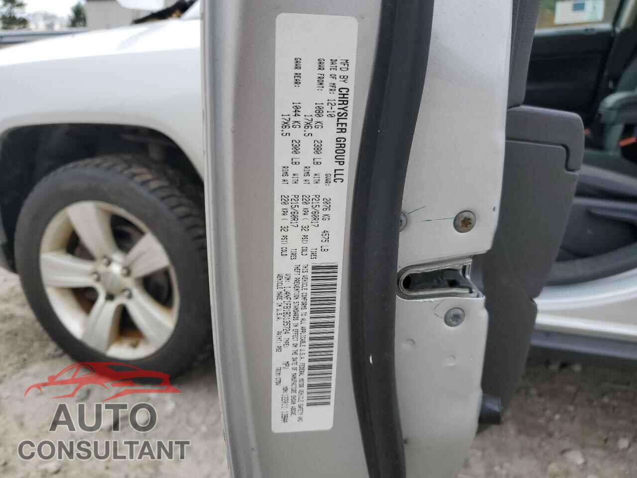 JEEP COMPASS 2011 - 1J4NF1FB1BD135724