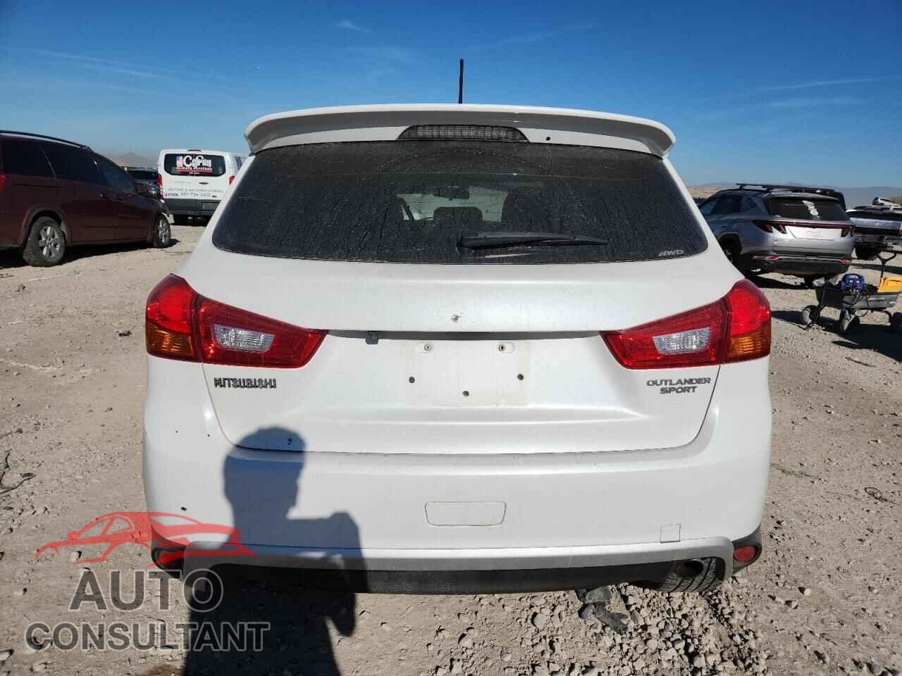 MITSUBISHI OUTLANDER 2015 - 4A4AR4AUXFE048080