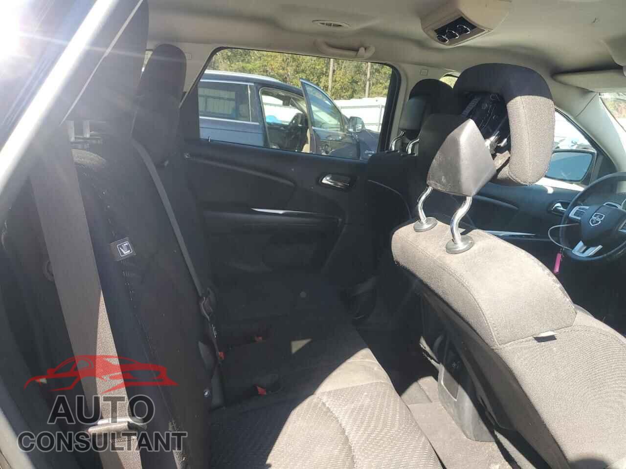 DODGE JOURNEY 2015 - 3C4PDCBG8FT737585