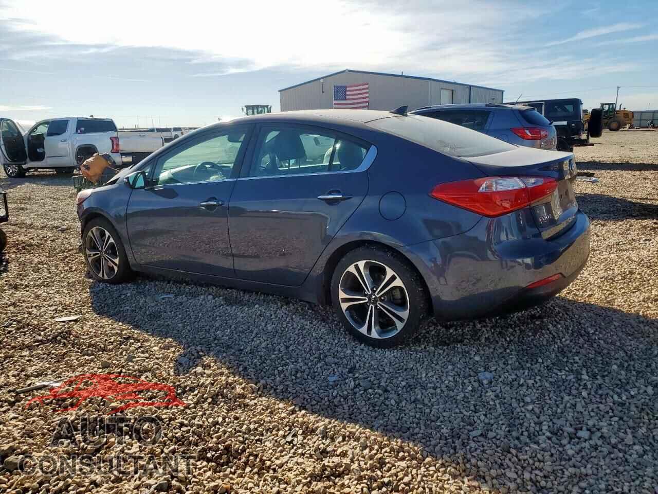KIA FORTE 2015 - KNAFZ4A82F5282579